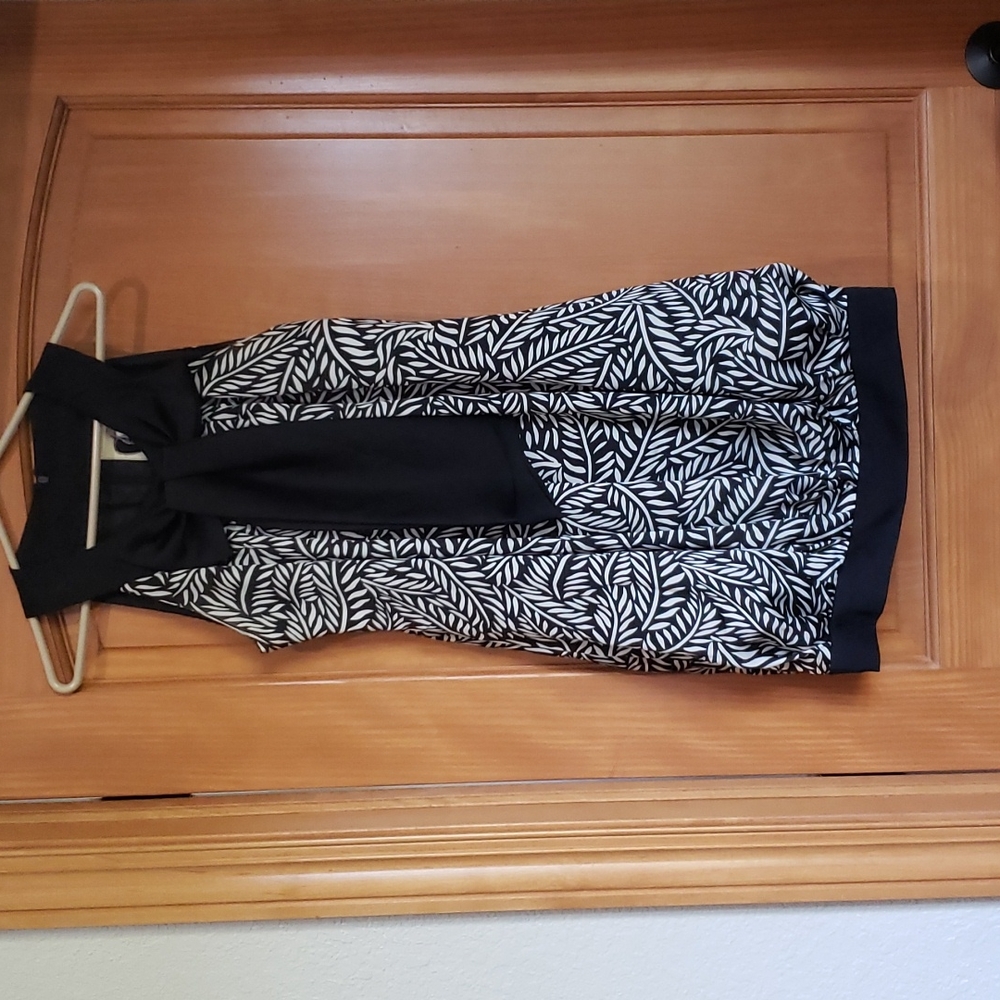 Women's Black and Cream leaf print Dress Size Small